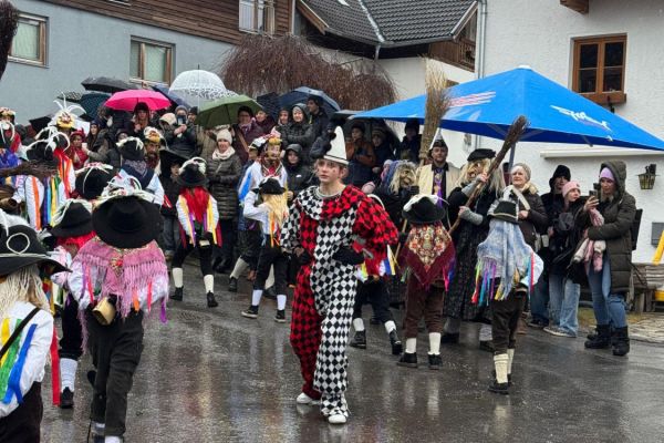 nachtumzug-04ED04E9C0-FC98-56F7-A190-788BFBD80F77.jpg