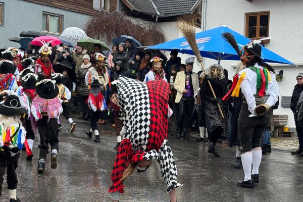 nachtumzug-0564370552-BE4C-038C-AF42-B219C9B8E2AA.jpg