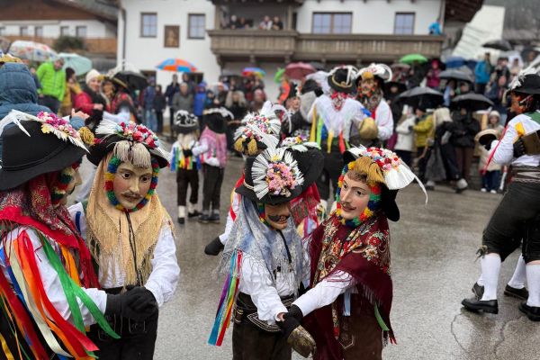 nachtumzug-093695AE69-B0CD-9879-E494-1A2999B692FD.jpg