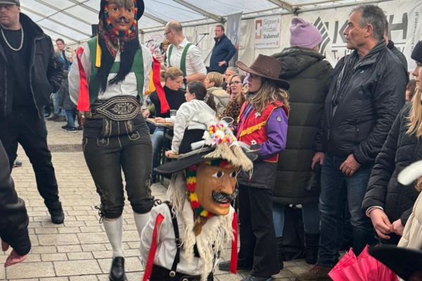 nachtumzug-23BA180C6F-9A5A-8E7B-72C9-371D6BDB513E.jpg